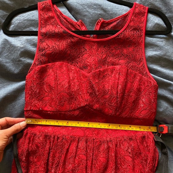 Red Lace dress - Picture 3 of 3